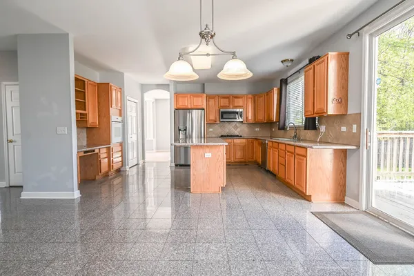 $4,000 | 5495 Chapel Hill, Gurnee, IL 60031
