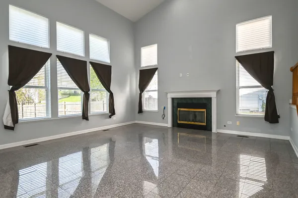 $4,000 | 5495 Chapel Hill, Gurnee, IL 60031