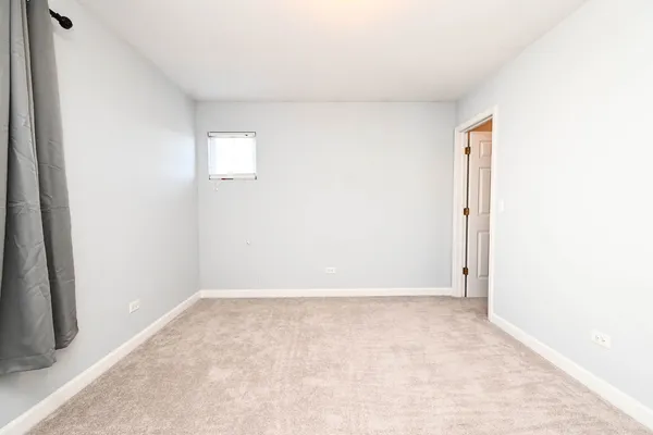 $4,000 | 5495 Chapel Hill, Gurnee, IL 60031