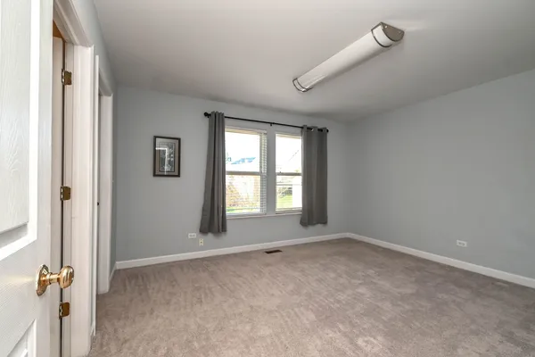 $4,000 | 5495 Chapel Hill, Gurnee, IL 60031