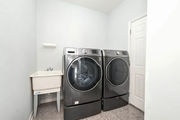 $4,000 | 5495 Chapel Hill, Gurnee, IL 60031