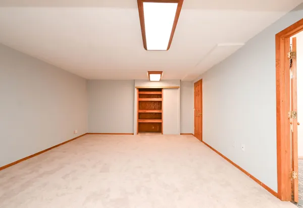 $4,000 | 5495 Chapel Hill, Gurnee, IL 60031