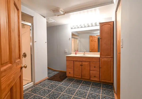 $4,000 | 5495 Chapel Hill, Gurnee, IL 60031