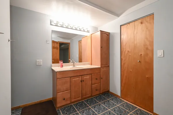 $4,000 | 5495 Chapel Hill, Gurnee, IL 60031