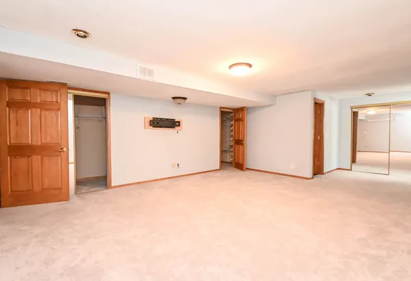 $4,000 | 5495 Chapel Hill, Gurnee, IL 60031