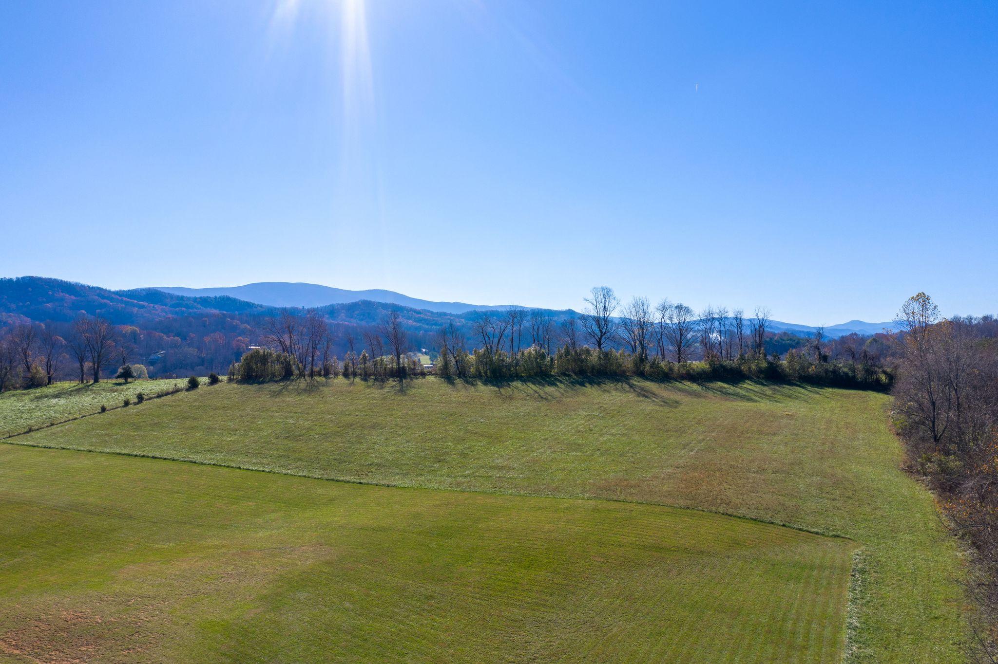 147 Garland Road, Unit 1 Unicoi, TN 37692 - Photo 4 of 21 147 Garland Rd (23 of 50)