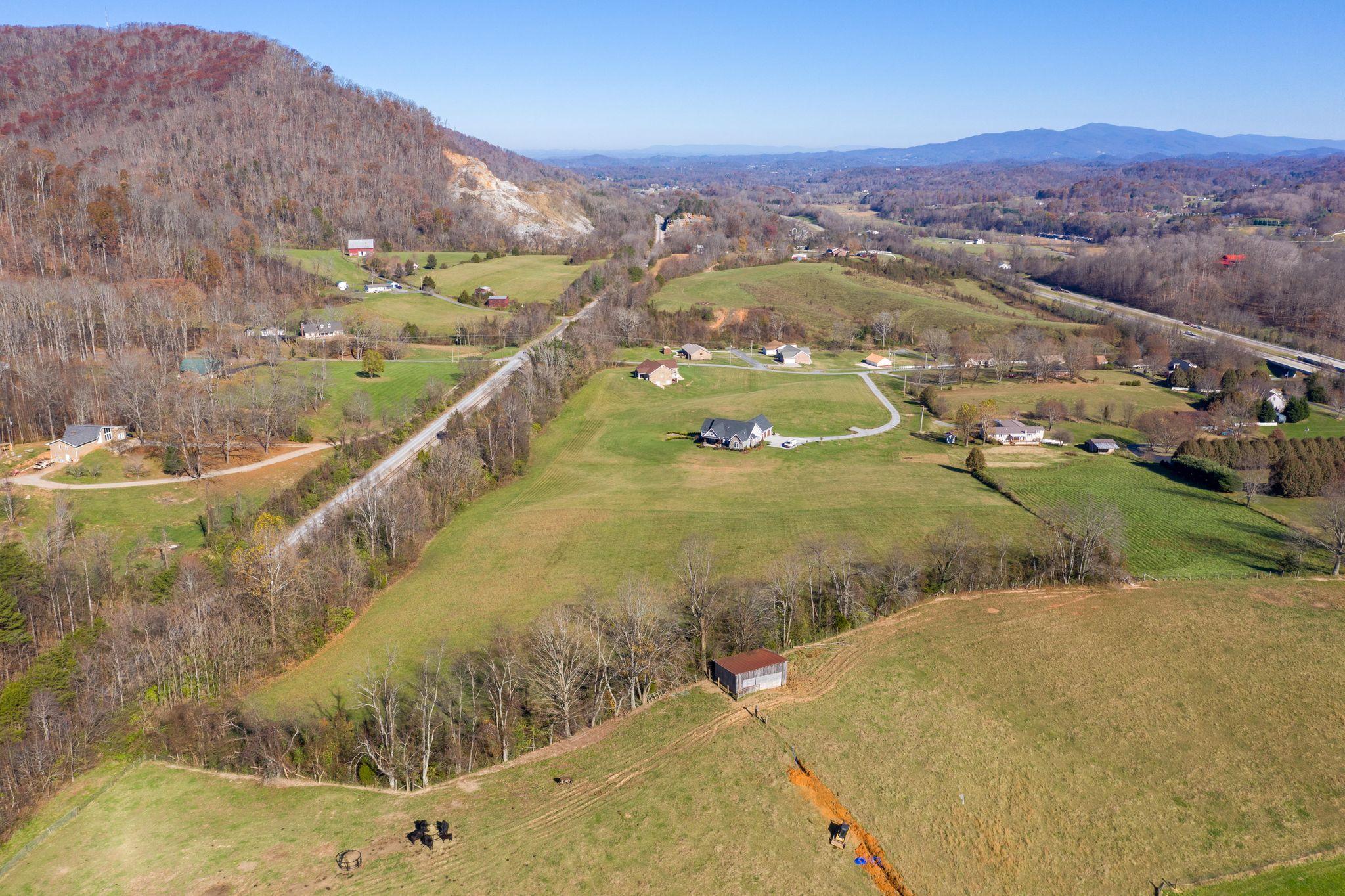 147 Garland Road, Unit 1 Unicoi, TN 37692 - Photo 5 of 21 147 Garland Rd (8 of 50)