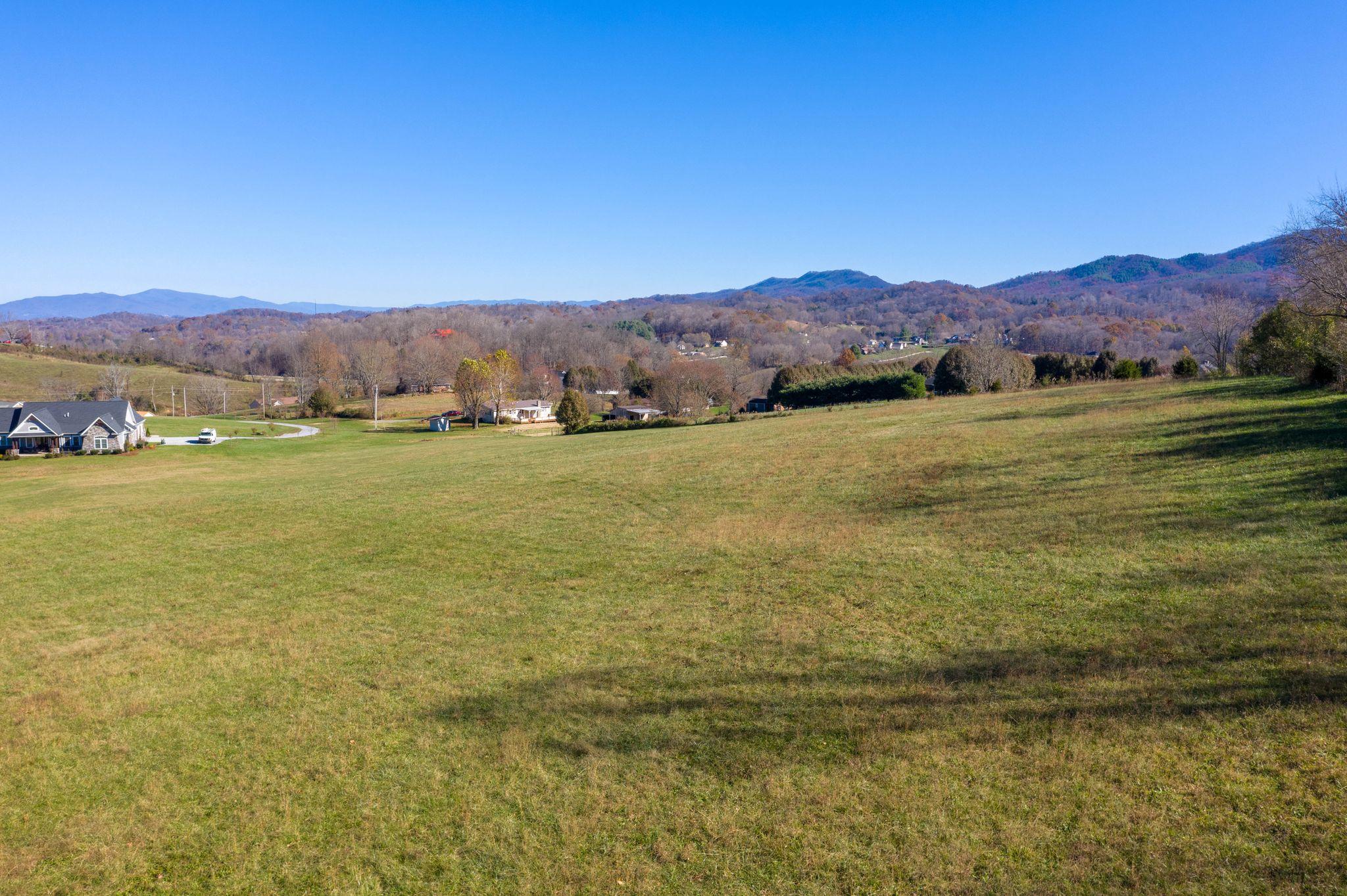 147 Garland Road, Unit 1 Unicoi, TN 37692 - Photo 10 of 21 147 Garland Rd (17 of 50)