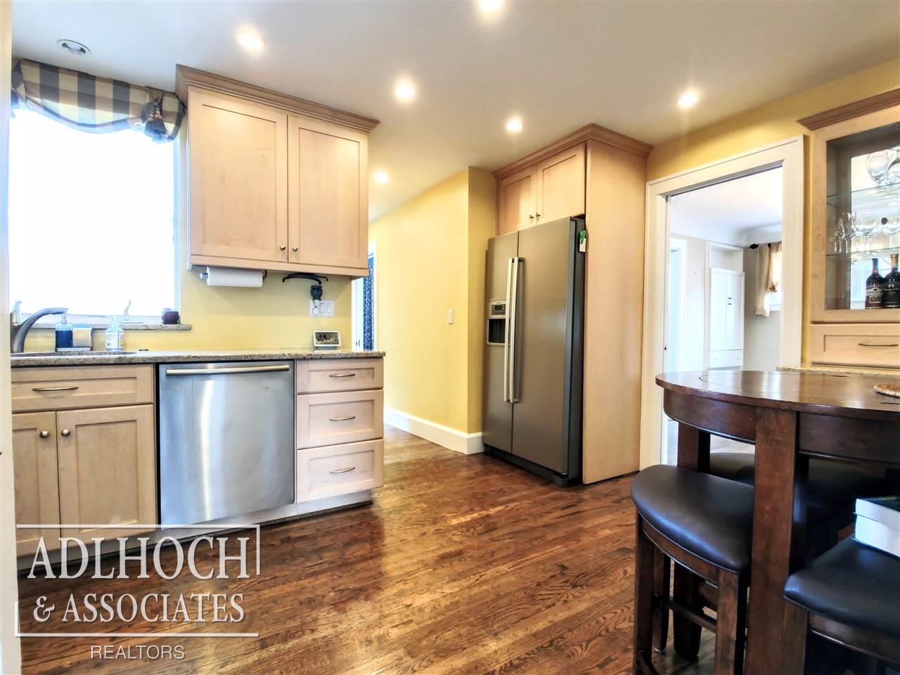 740 Lincoln Road Grosse Pointe, MI 48230 - Photo 4 of 22 50037904-3.JPG