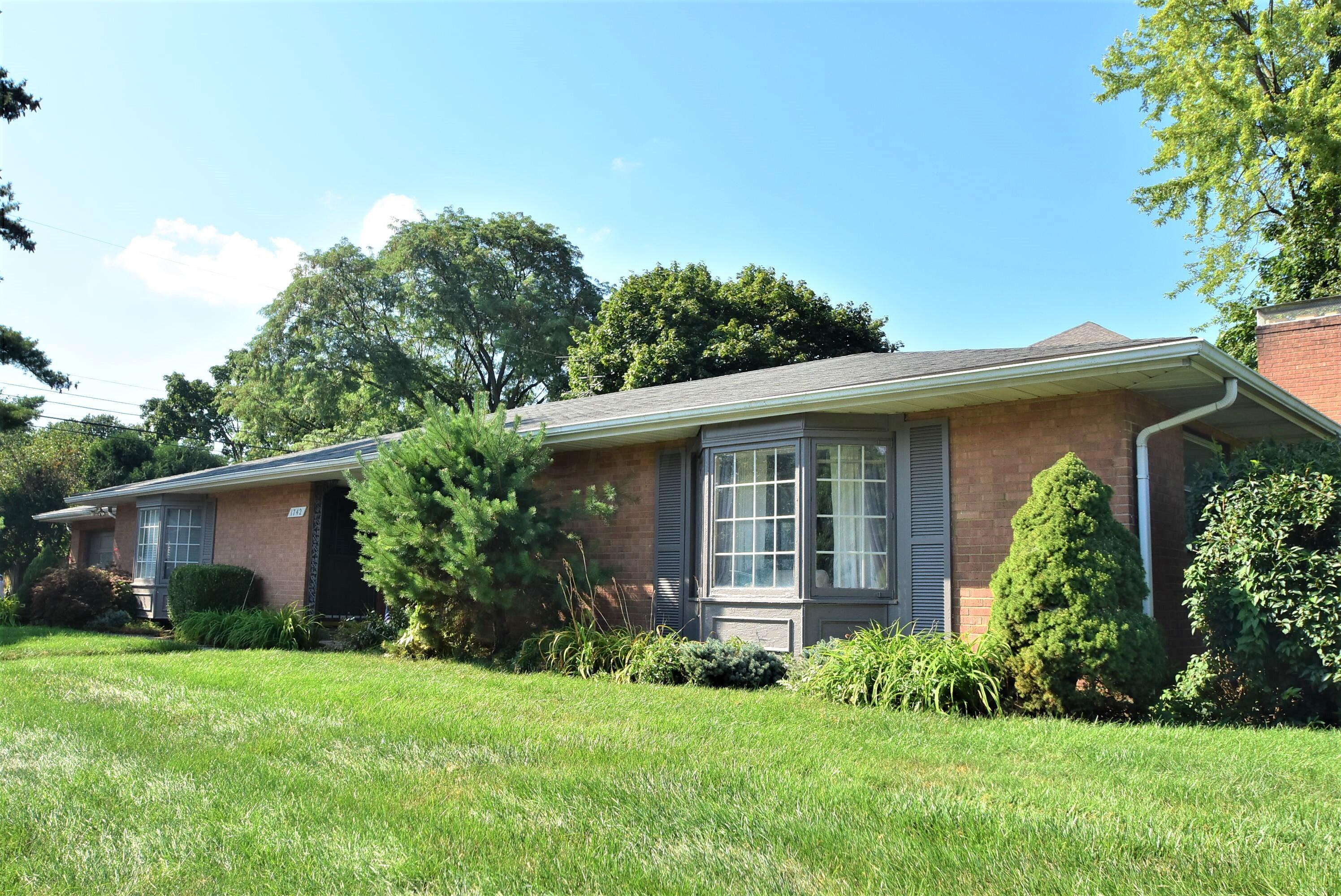 1740-1742 Ridgeview Road Upper Arlington, OH 43221 - Photo 3 of 6