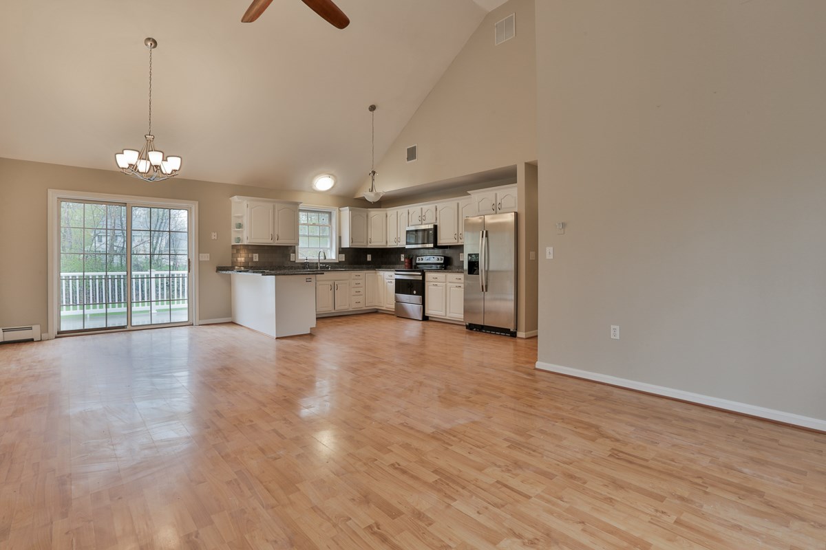 24 Pingree Hill Road Derry, NH 03038 - Photo 2 of 23