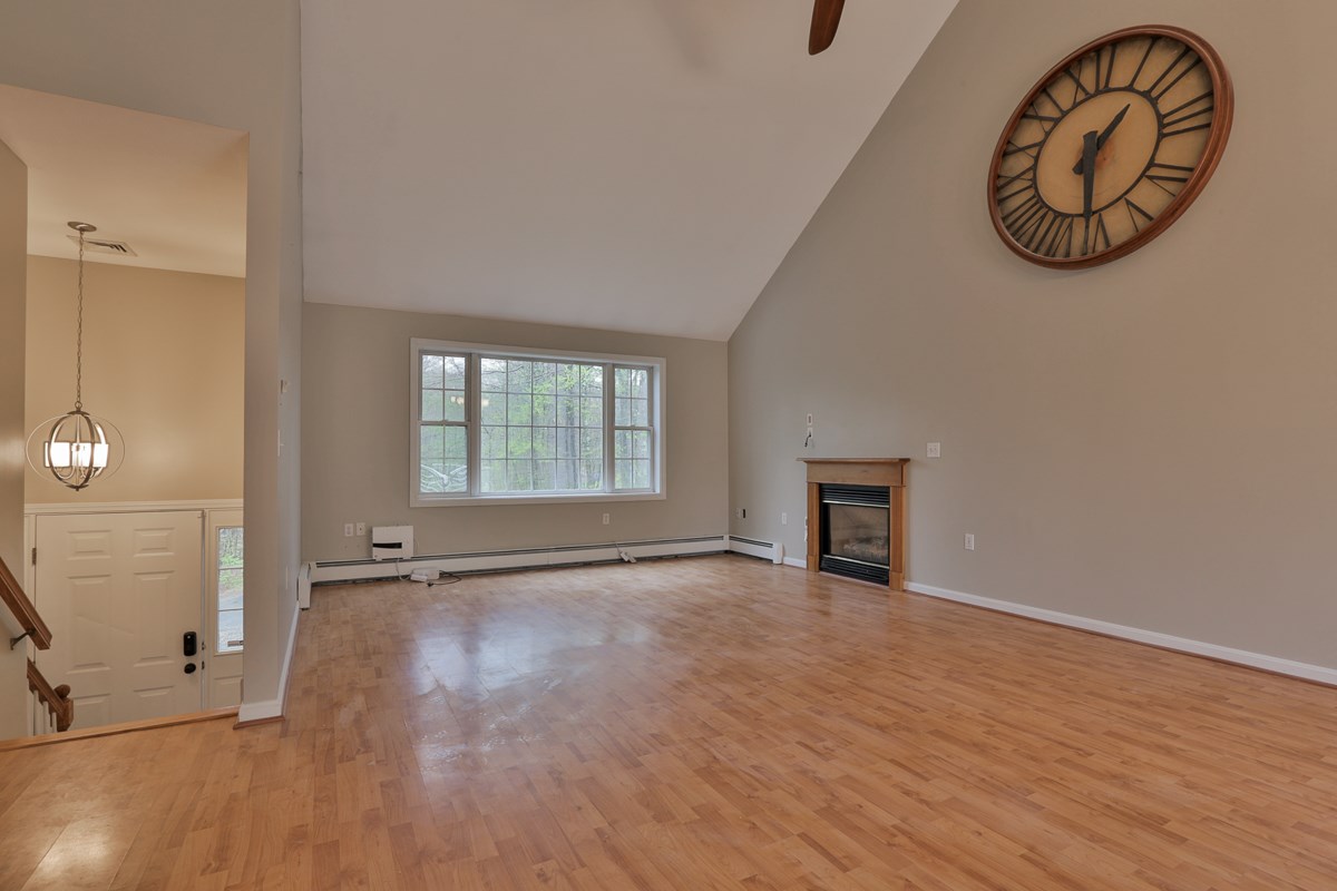 24 Pingree Hill Road Derry, NH 03038 - Photo 11 of 23