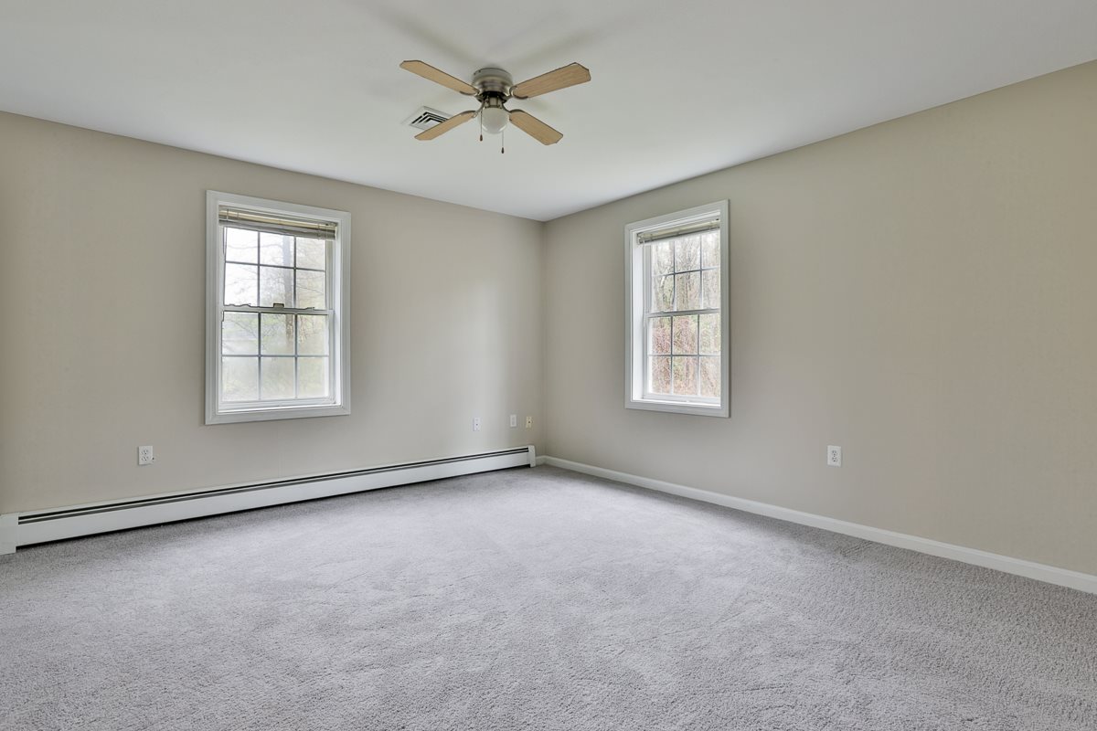 24 Pingree Hill Road Derry, NH 03038 - Photo 14 of 23