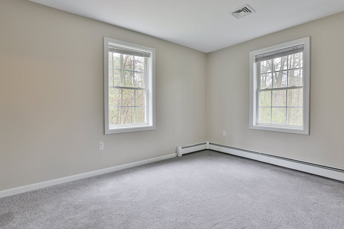 24 Pingree Hill Road Derry, NH 03038 - Photo 16 of 23