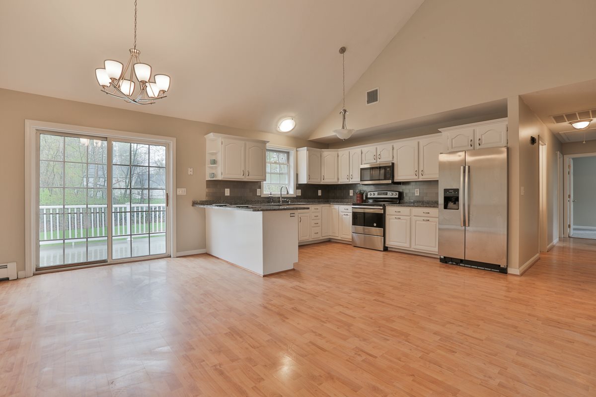 24 Pingree Hill Road Derry, NH 03038 - Photo 3 of 23