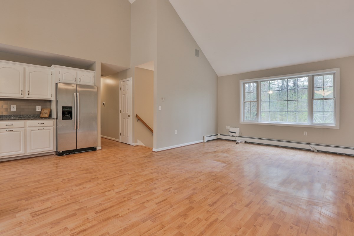 24 Pingree Hill Road Derry, NH 03038 - Photo 7 of 23