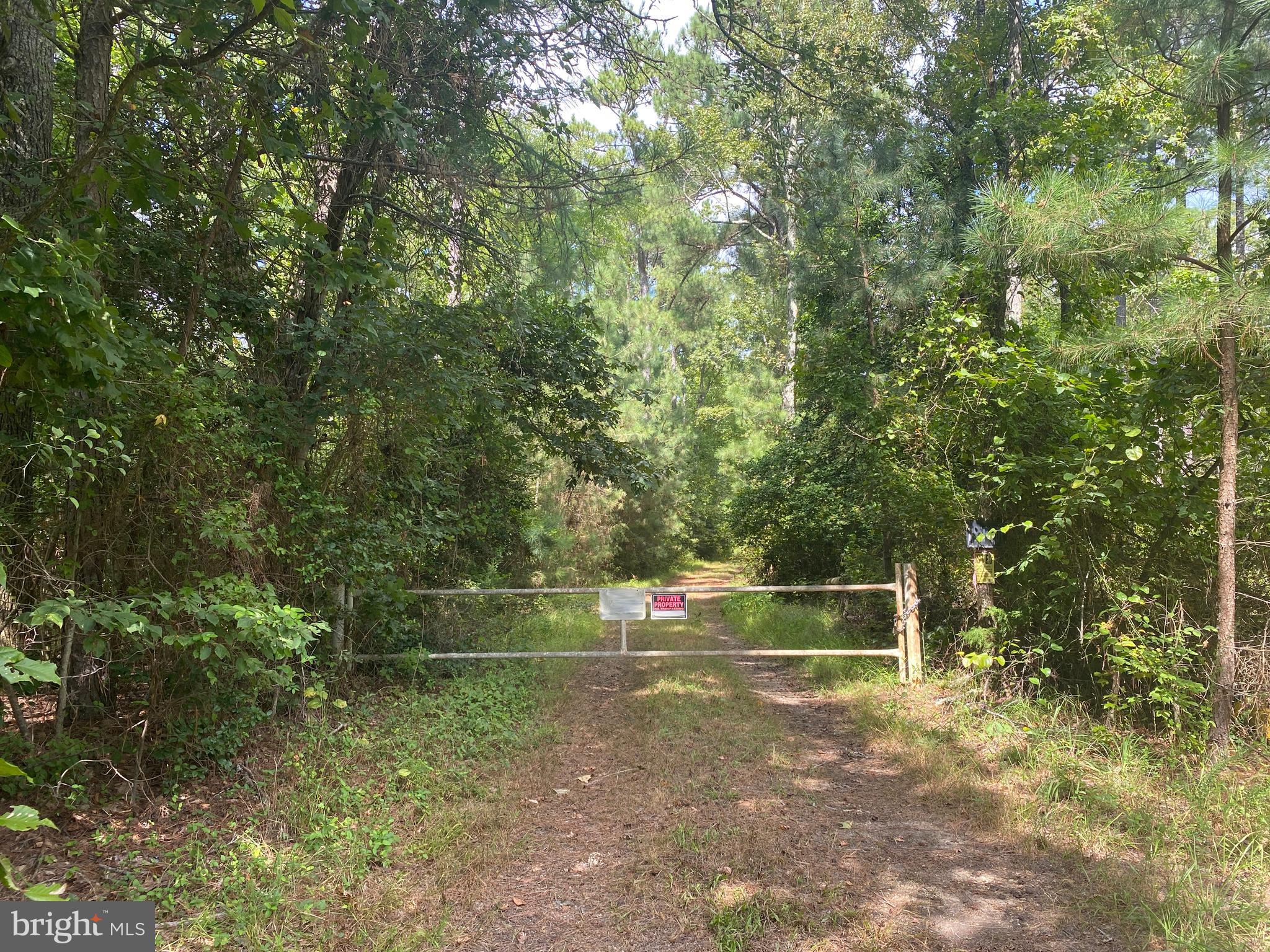 35-81b Old Parsons Road King George, VA 22485 - Photo 8 of 18 Old Parsons Road, Privacy Gate