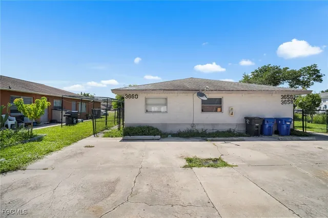 $1,050 | 3660 Seminole Avenue, Fort Myers, FL 33916