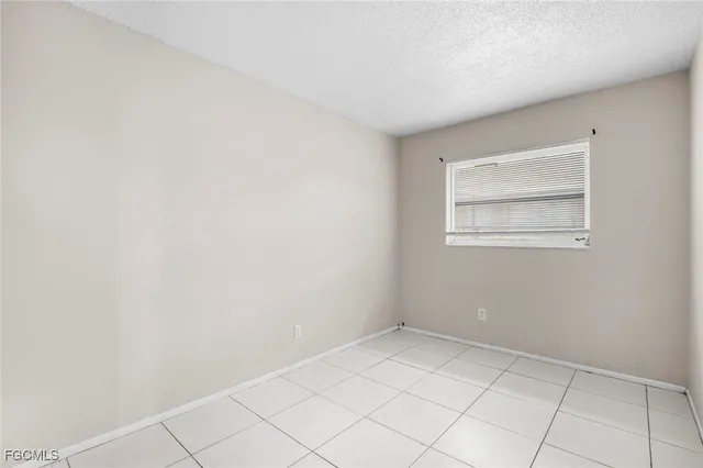 $1,050 | 3660 Seminole Avenue, Fort Myers, FL 33916