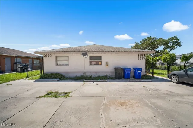 $1,050 | 3660 Seminole Avenue, Fort Myers, FL 33916