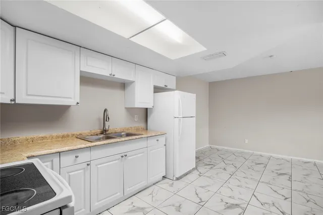 $1,050 | 3660 Seminole Avenue, Fort Myers, FL 33916