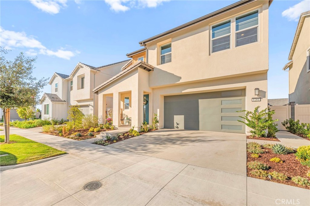 1281 Roots Way Rancho Mission Viejo, CA 92694 - Photo 75 of 75 a backyard of a house with table and chairs