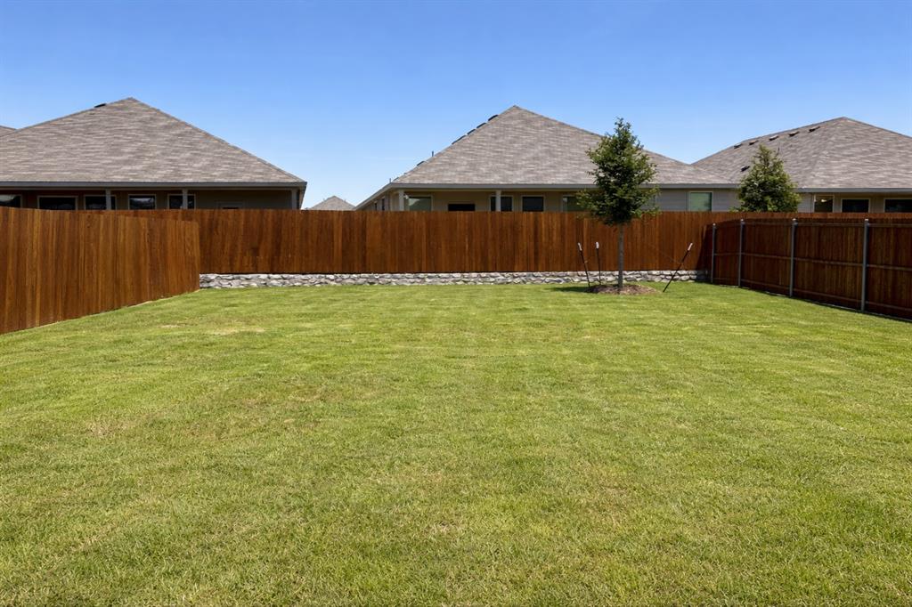 6420 Ponderosa Pne Road McKinney, TX 75071 - Photo 9 of 10 View of fenced backyard