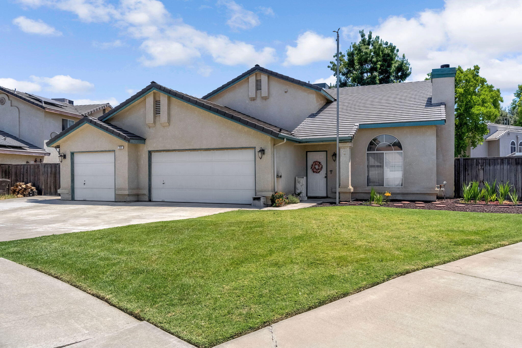 717 East Spring Lane Lemoore, CA 93245 - Photo 1 of 40