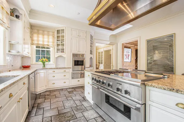 $5,800,000 | 1995 San Lu Rae Drive Southeast, East Grand Rapids, MI 49506