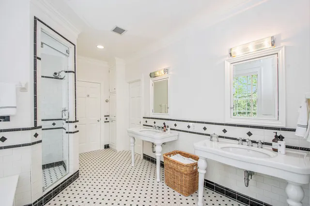 $5,800,000 | 1995 San Lu Rae Drive Southeast, Grand Rapids, MI 49506