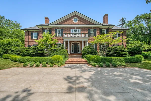 $5,800,000 | 1995 San Lu Rae Drive Southeast, East Grand Rapids, MI 49506