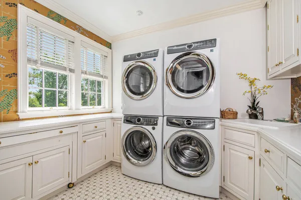 $5,800,000 | 1995 San Lu Rae Drive Southeast, East Grand Rapids, MI 49506