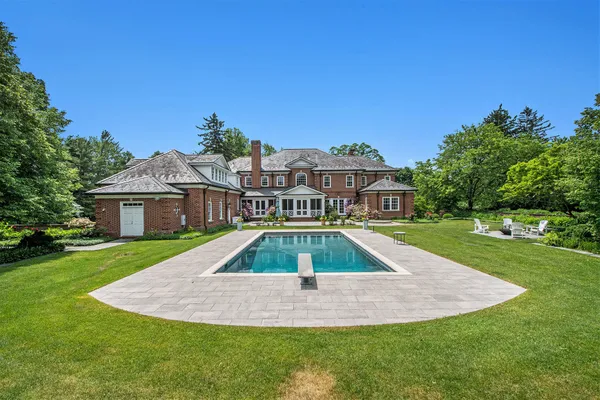 $5,800,000 | 1995 San Lu Rae Drive Southeast, East Grand Rapids, MI 49506