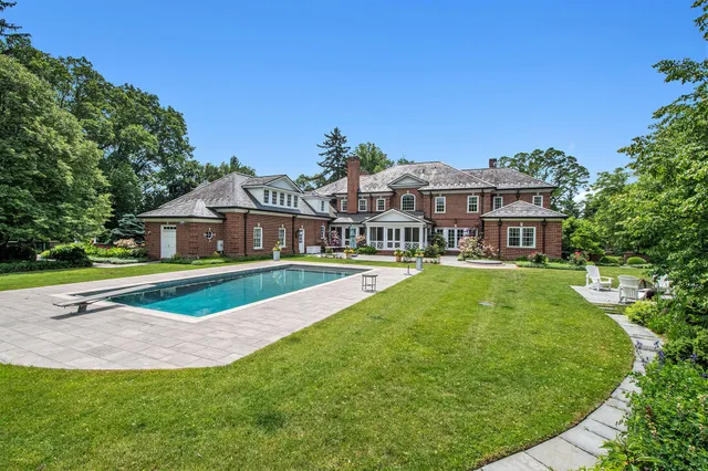 $5,800,000 | 1995 San Lu Rae Drive Southeast, Grand Rapids, MI 49506