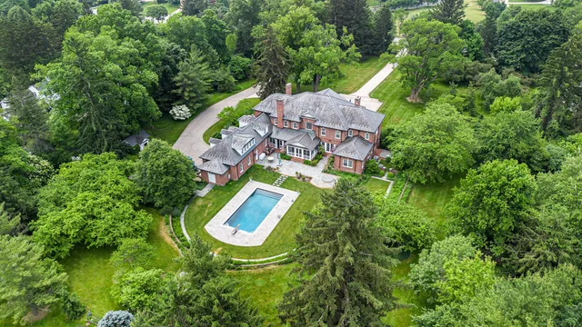 $5,800,000 | 1995 San Lu Rae Drive Southeast, Grand Rapids, MI 49506