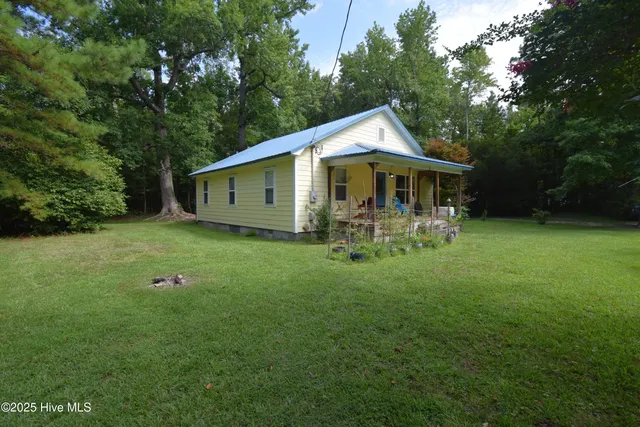 $199,900 | 403 Styrontown Beach Road, Oriental, NC 28571