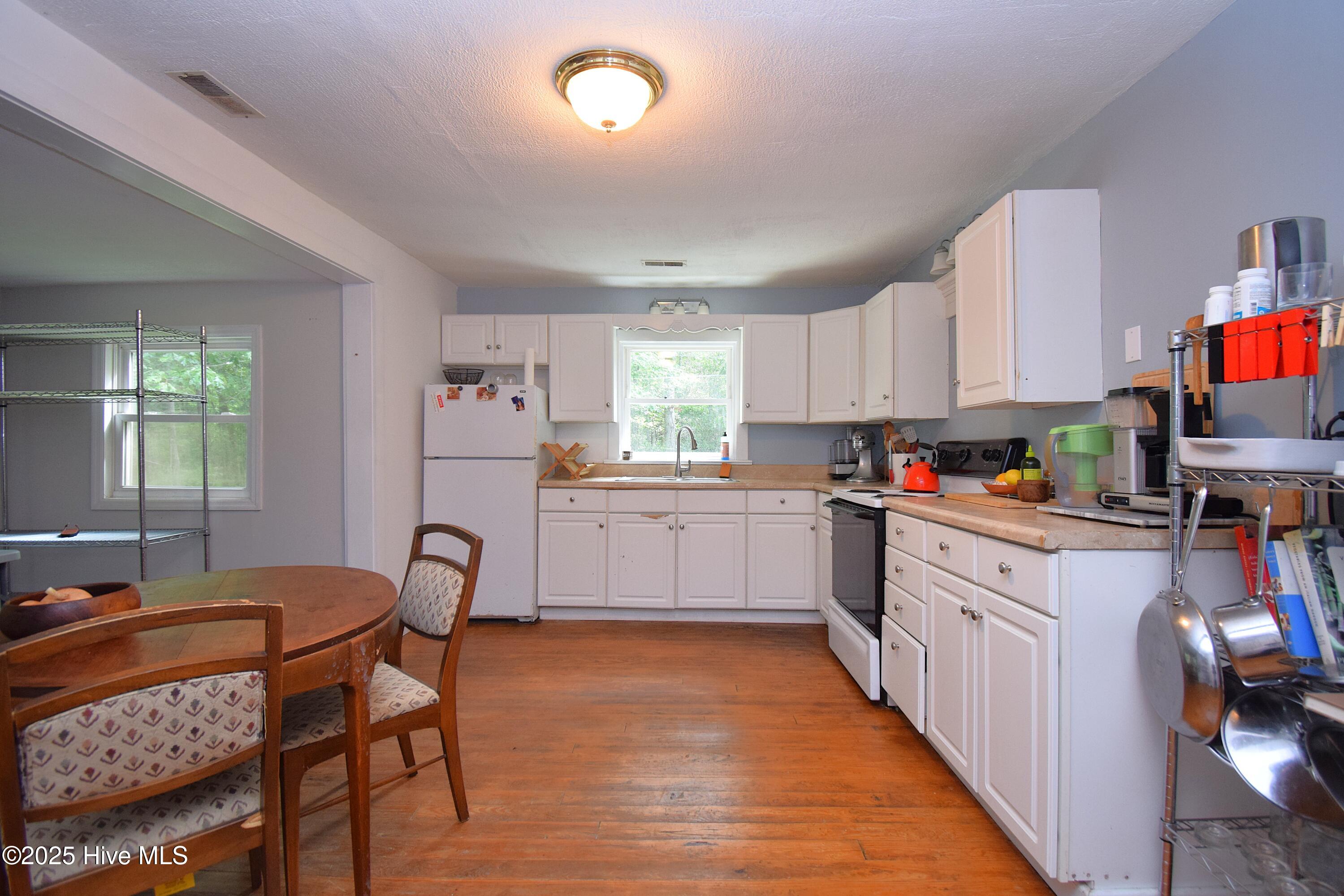403 Styrontown Beach Road Oriental, NC 28571 - Photo 7 of 13 DSC_5474