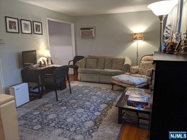 492 Dorchester Road Ridgewood, NJ 07450 - Photo 2 of 17