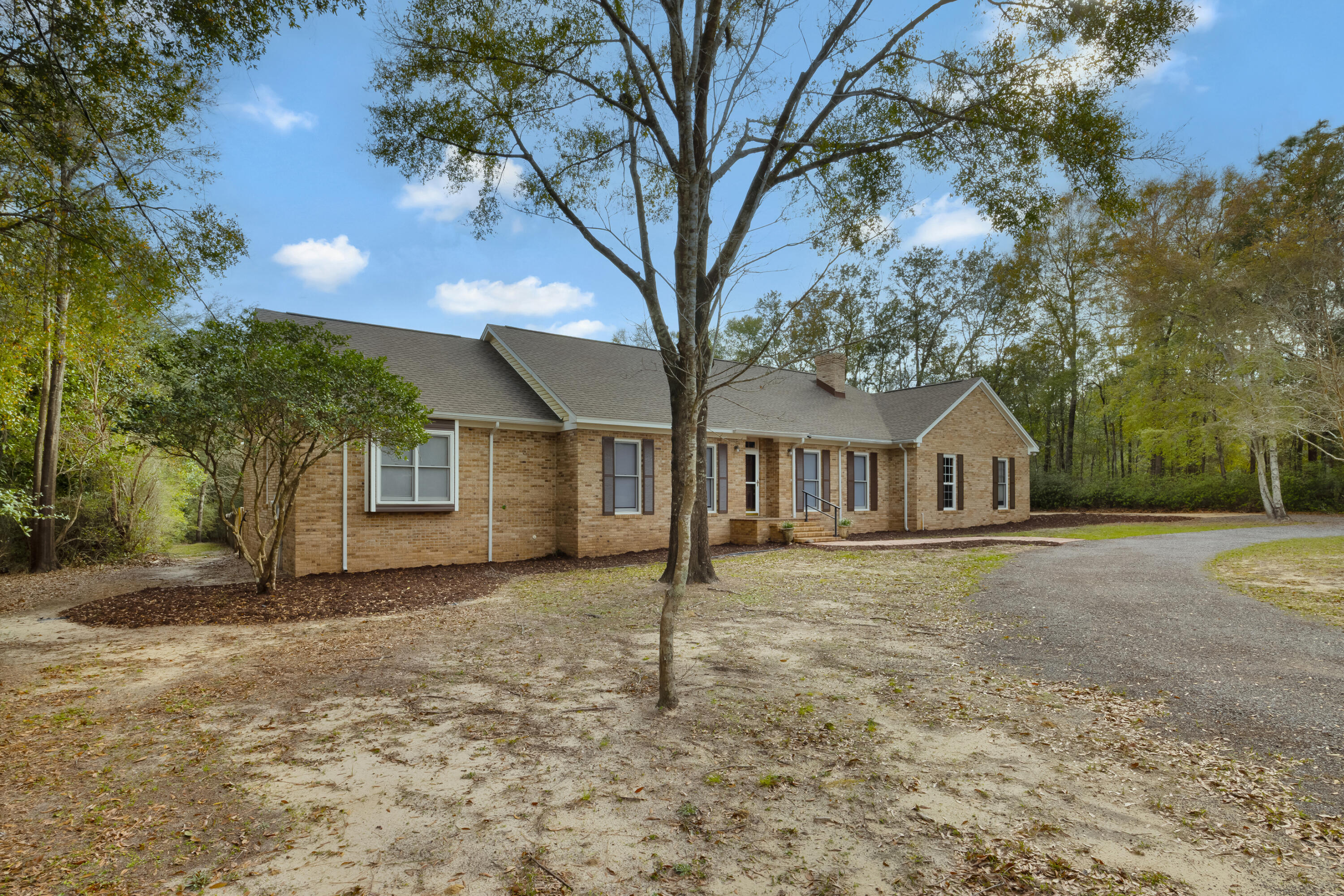 105 Lindley Road Crestview, FL 32536 - Photo 2 of 63 2-02