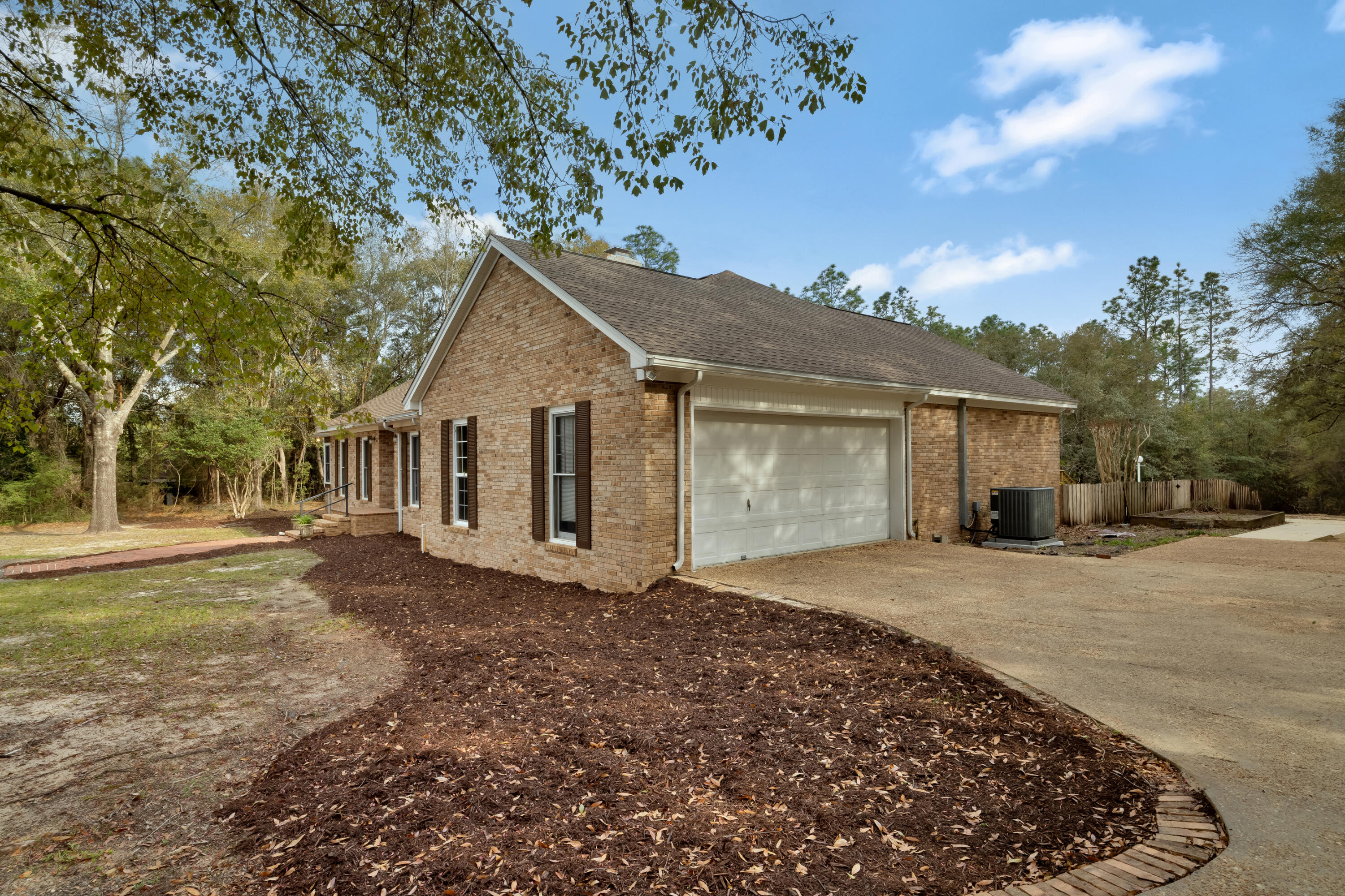 105 Lindley Road Crestview, FL 32536 - Photo 4 of 63 4-04