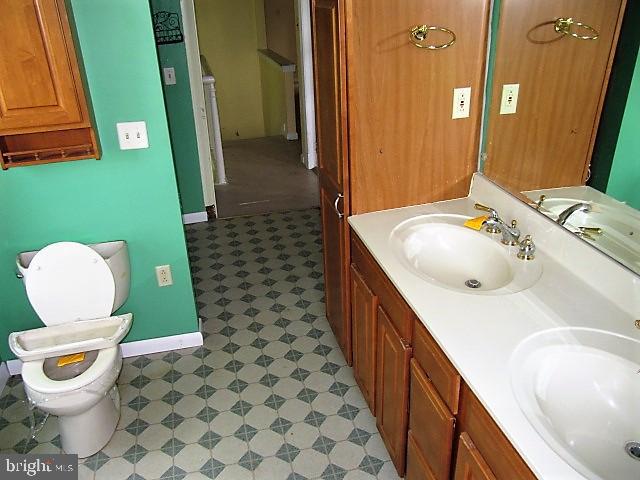 807 Fish And Game Road Littlestown, PA 17340 - Photo 39 of 50 2nd floor bathroom