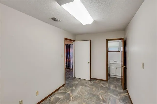 $2,100 | 242 Deval Street, Mandeville, LA 70471