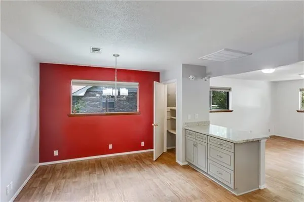 $2,100 | 242 Deval Street, Mandeville, LA 70471