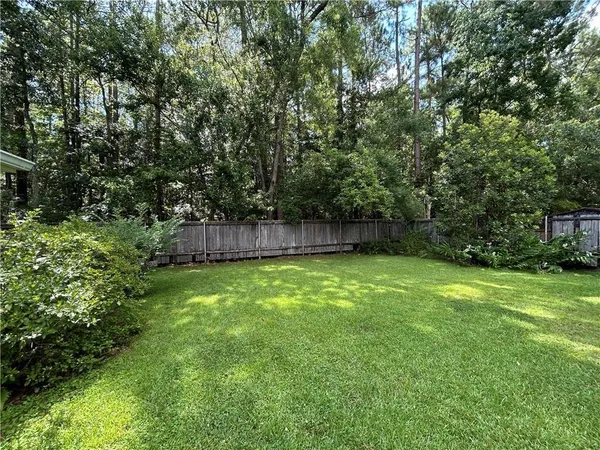 $2,100 | 242 Deval Street, Mandeville, LA 70471