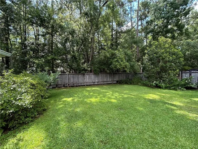 $2,100 | 242 Deval Street, Mandeville, LA 70471