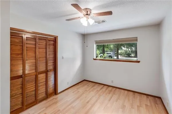 $2,100 | 242 Deval Street, Mandeville, LA 70471