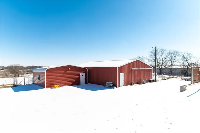 $475,000 | 593 Chisholm Hills Drive, New Fairview, TX 76078