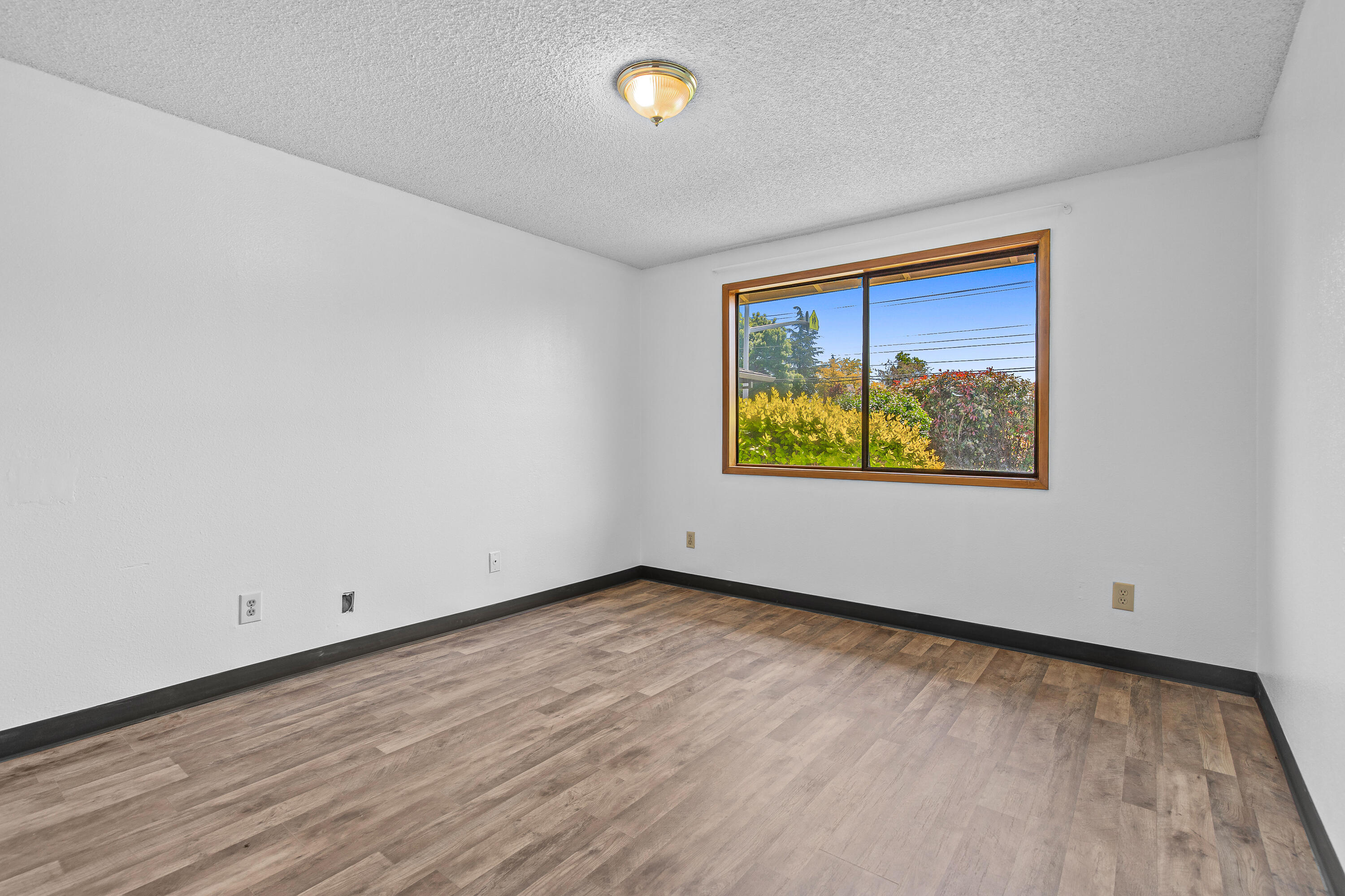 2139 Delta Waters Road Medford, OR 97504 - Photo 19 of 34 9R9A4815
