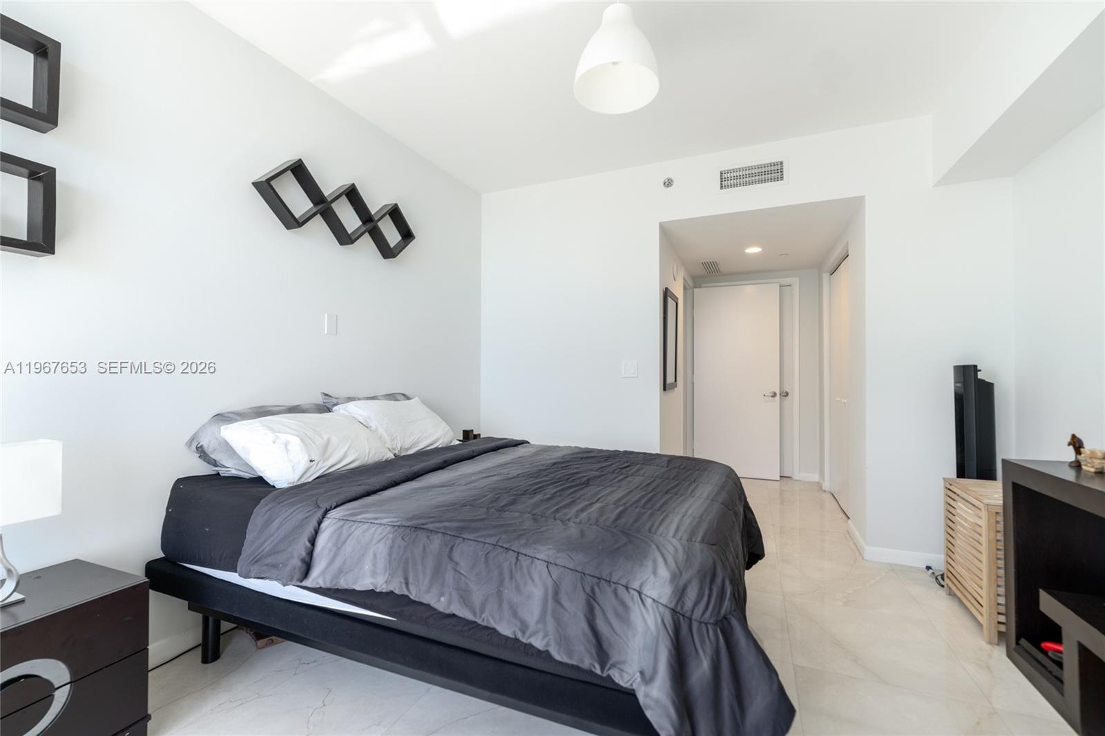 495 Brickell Avenue, Unit 3211 Miami, FL 33131 - Photo 18 of 34