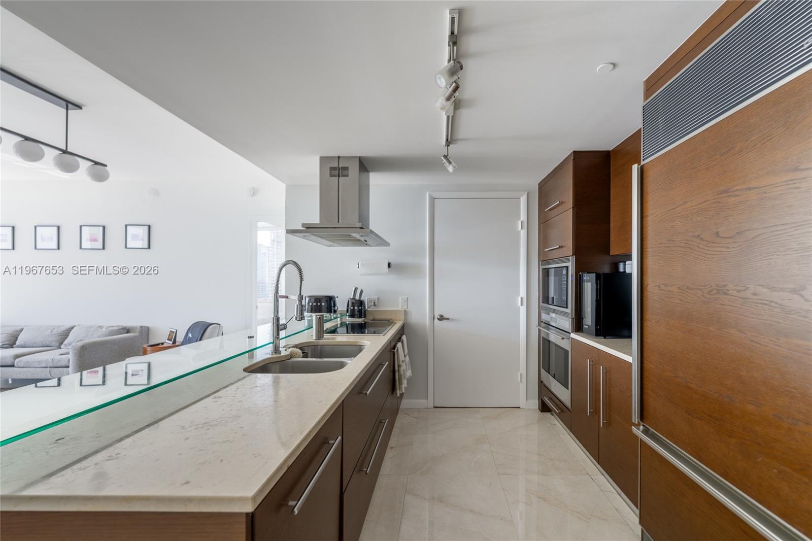 495 Brickell Avenue, Unit 3211 Miami, FL 33131 - Photo 23 of 34